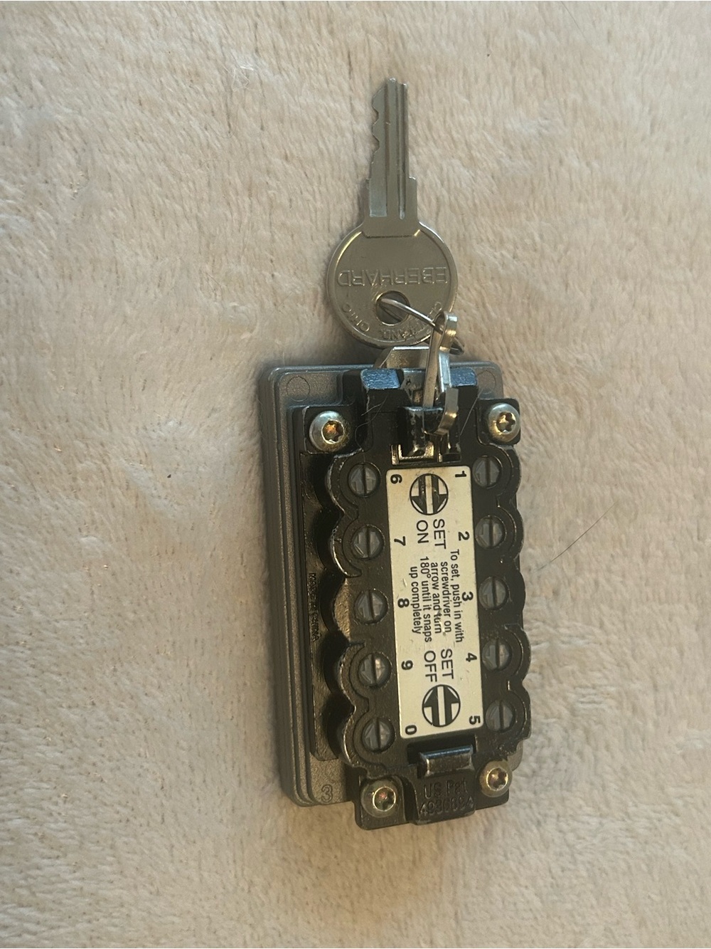 Entry Portable Keyed Keysafe - Silver - Picture 3 of 3